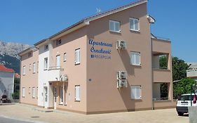 Apartments Crnekovic V