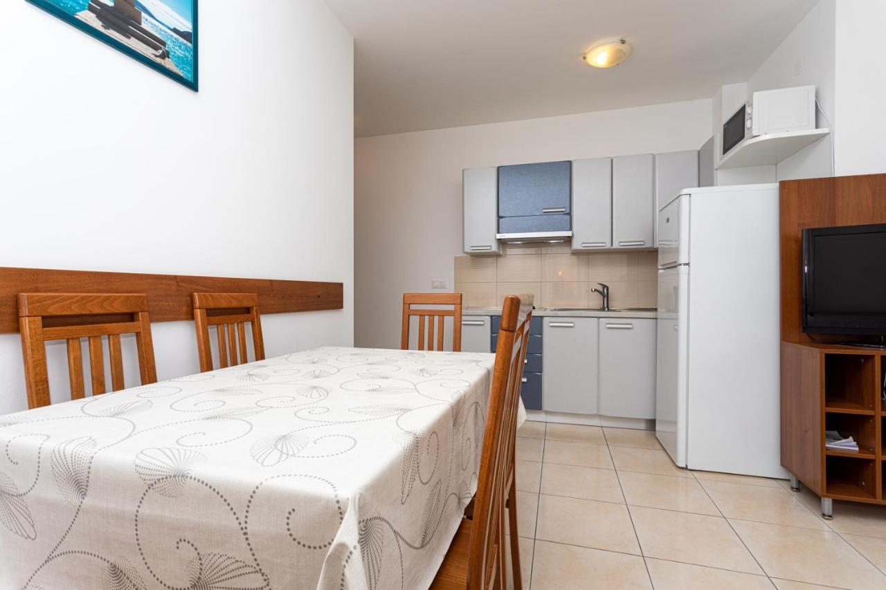 Apartments Crnekovic V Baška Esterno foto