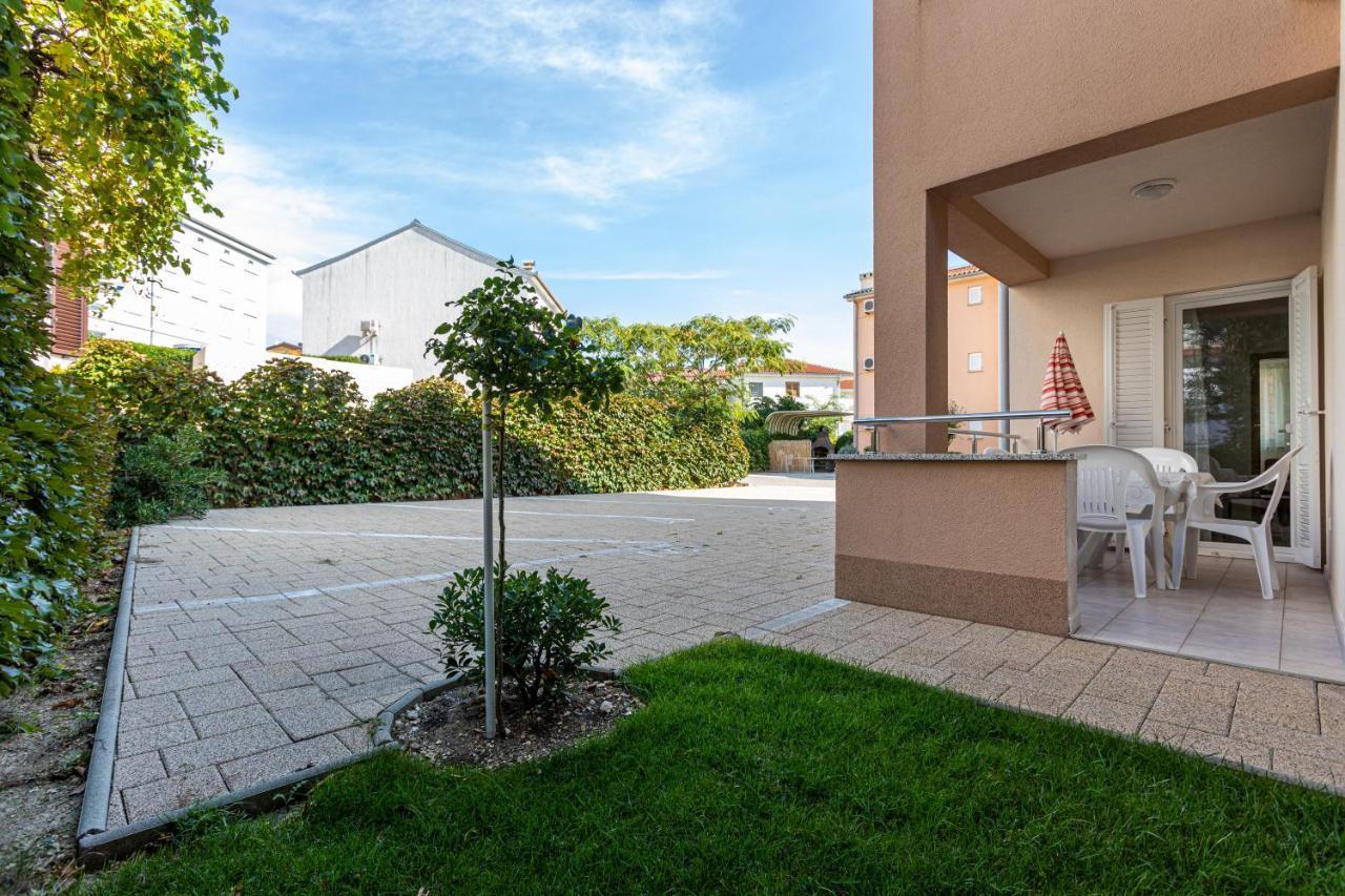 Apartments Crnekovic V Baška Esterno foto
