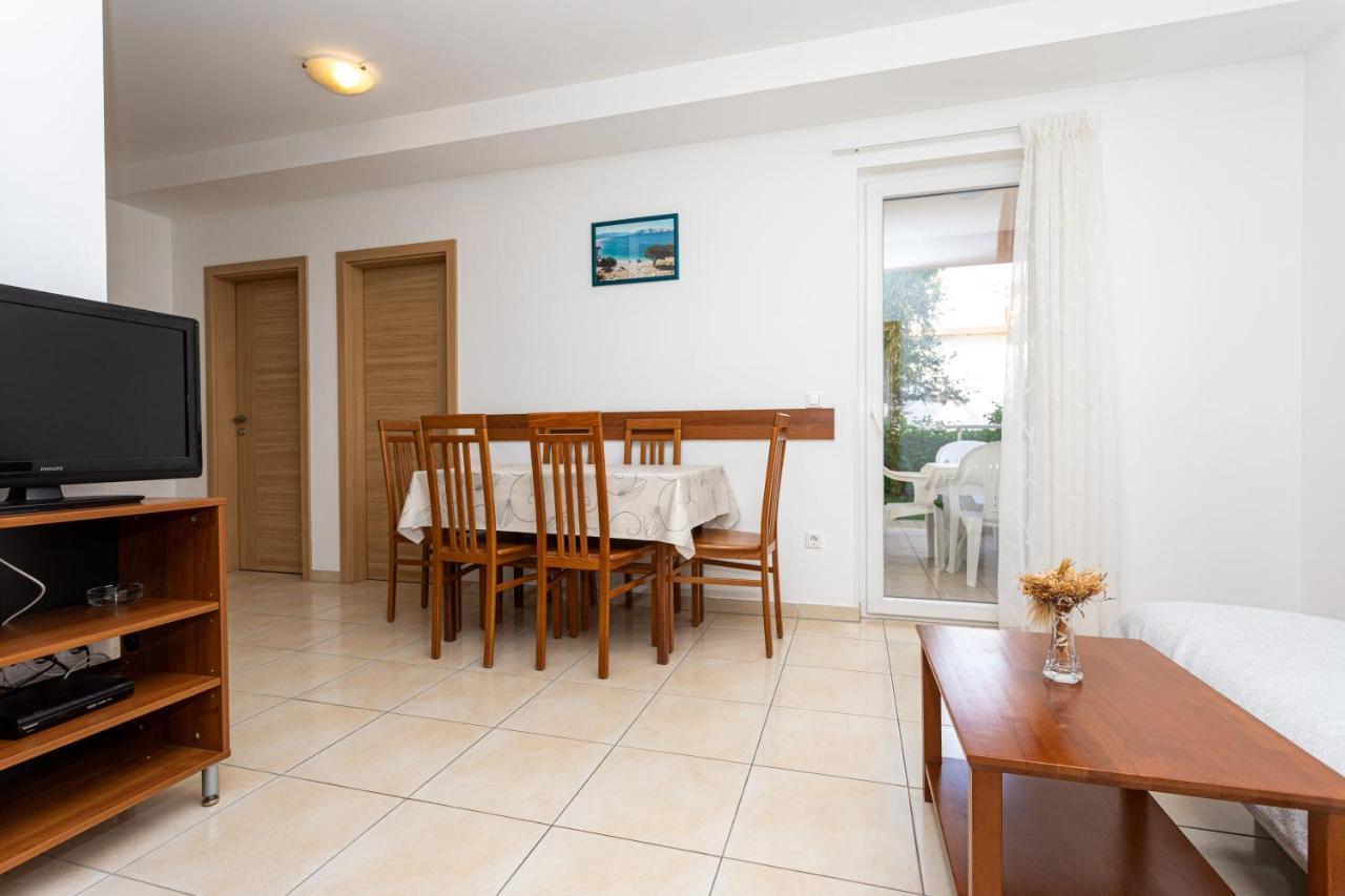 Apartments Crnekovic V Baška Esterno foto