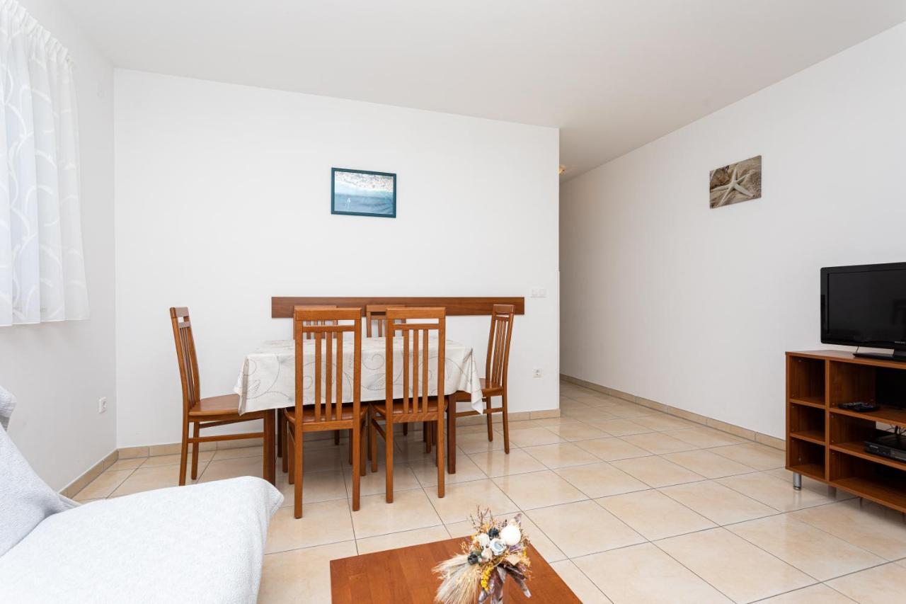 Apartments Crnekovic V Baška Esterno foto