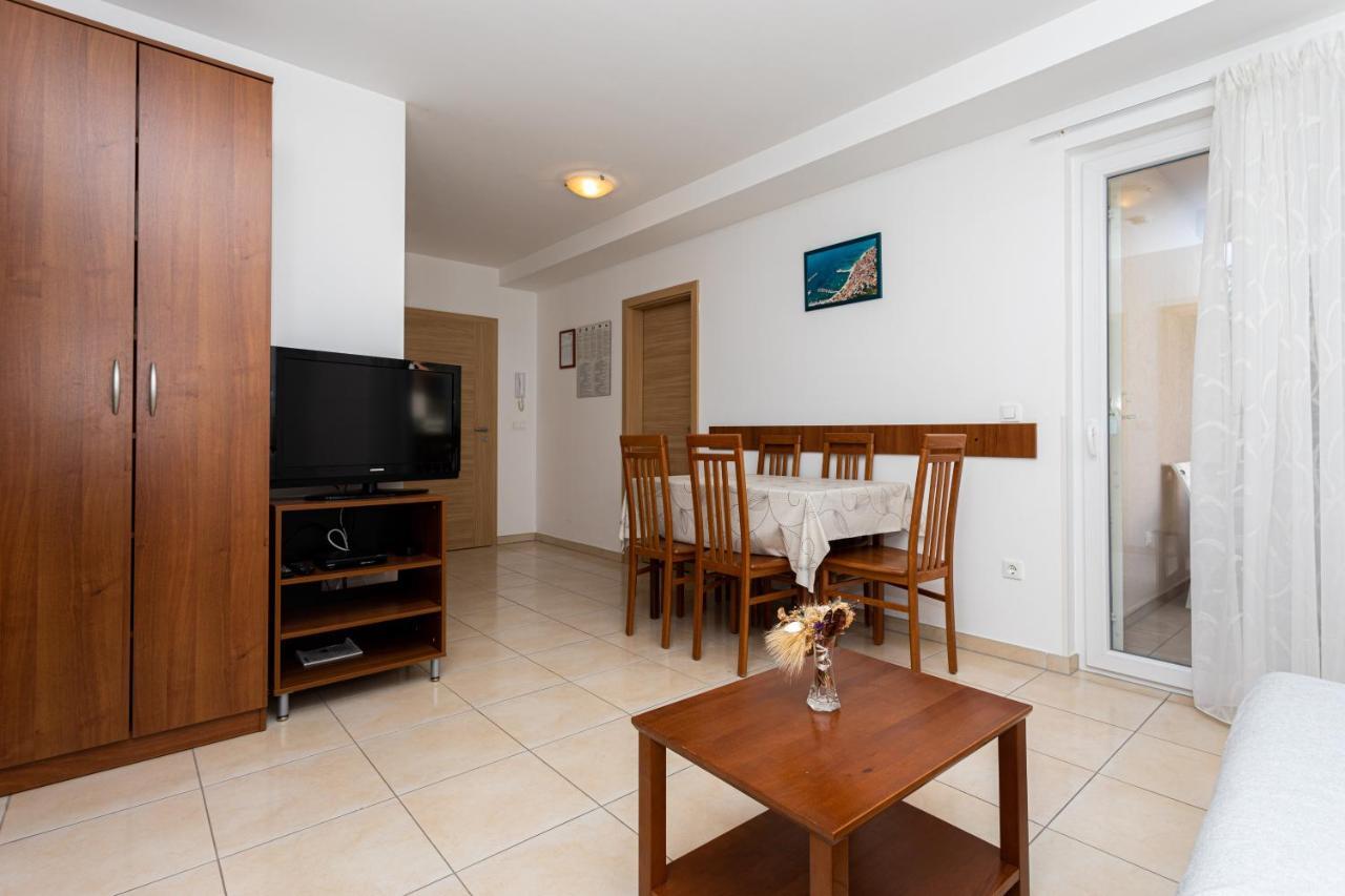 Apartments Crnekovic V Baška Esterno foto