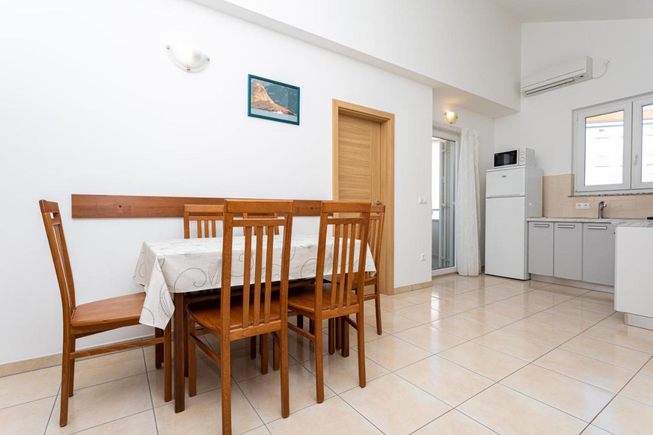 Apartments Crnekovic V Baška Esterno foto