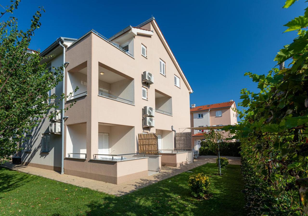 Apartments Crnekovic V Baška Esterno foto
