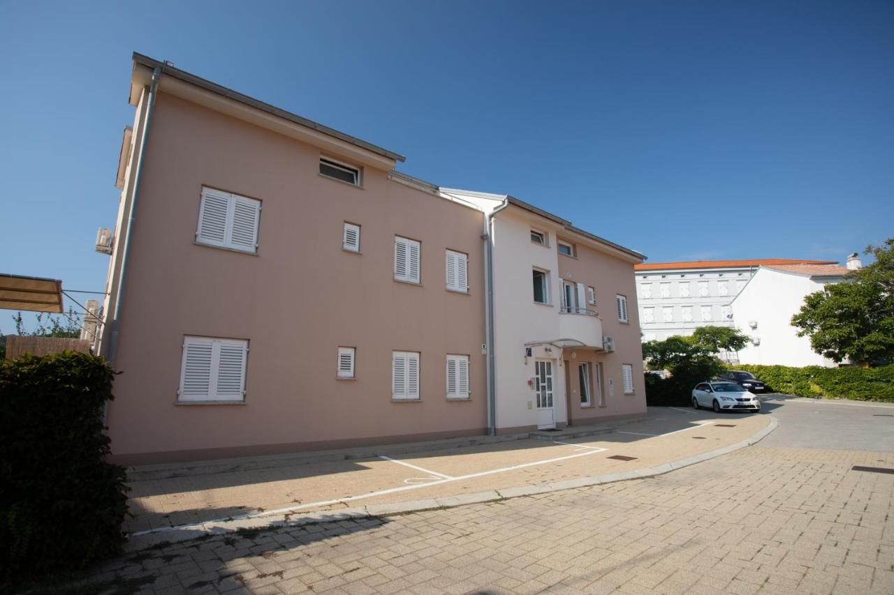 Apartments Crnekovic V Baška Esterno foto
