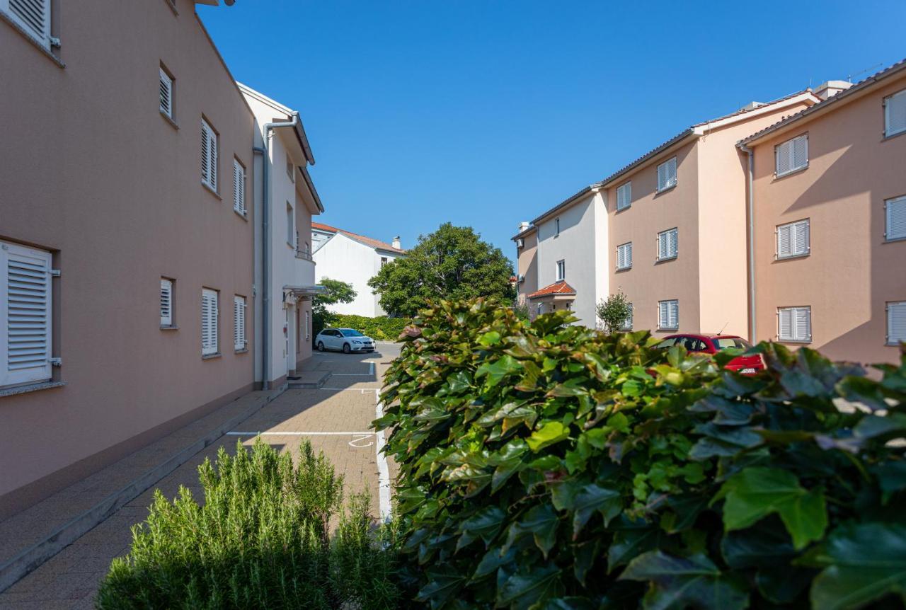 Apartments Crnekovic V Baška Esterno foto